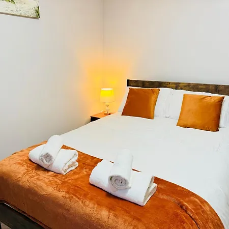 Ashton-U-Lyne Private Ensuite Room Near Station Сталибридж Экстерьер фото