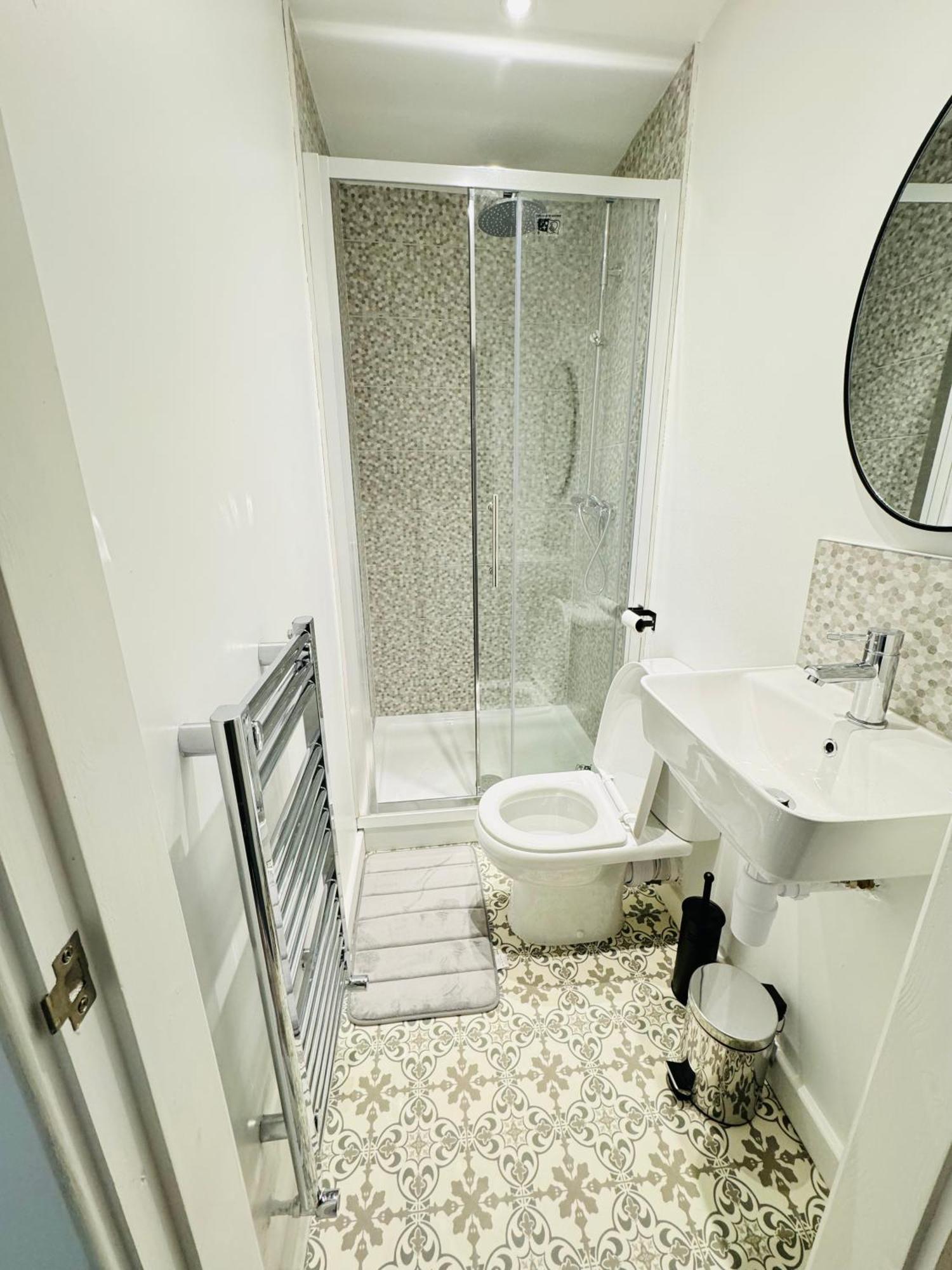 Homestay Ashton-u-lyne Private Ensuite Near Station *